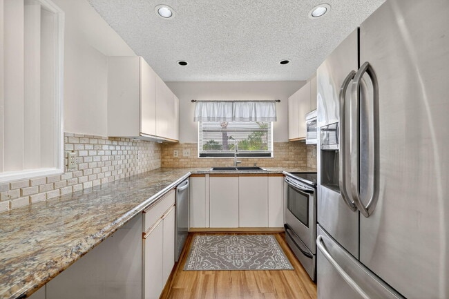 Foto del edificio - 6101 SE Landing Way