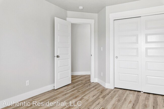 Building Photo - 4 br, 2.5 bath House - 18248 Viceroy