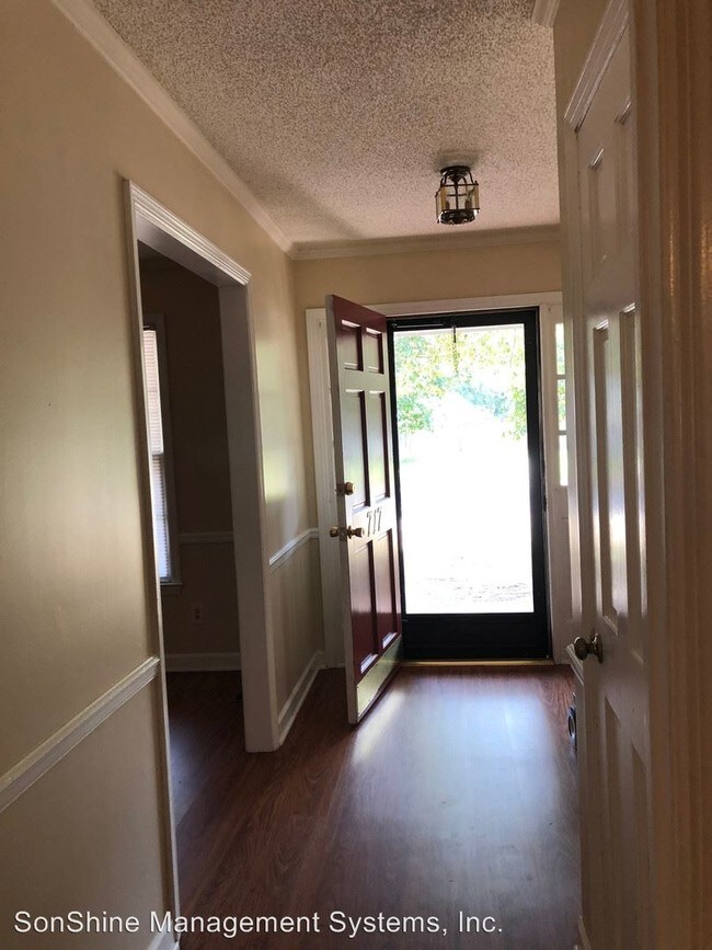 Foto del edificio - 3 br, 2 bath House - 717 Corbett Place