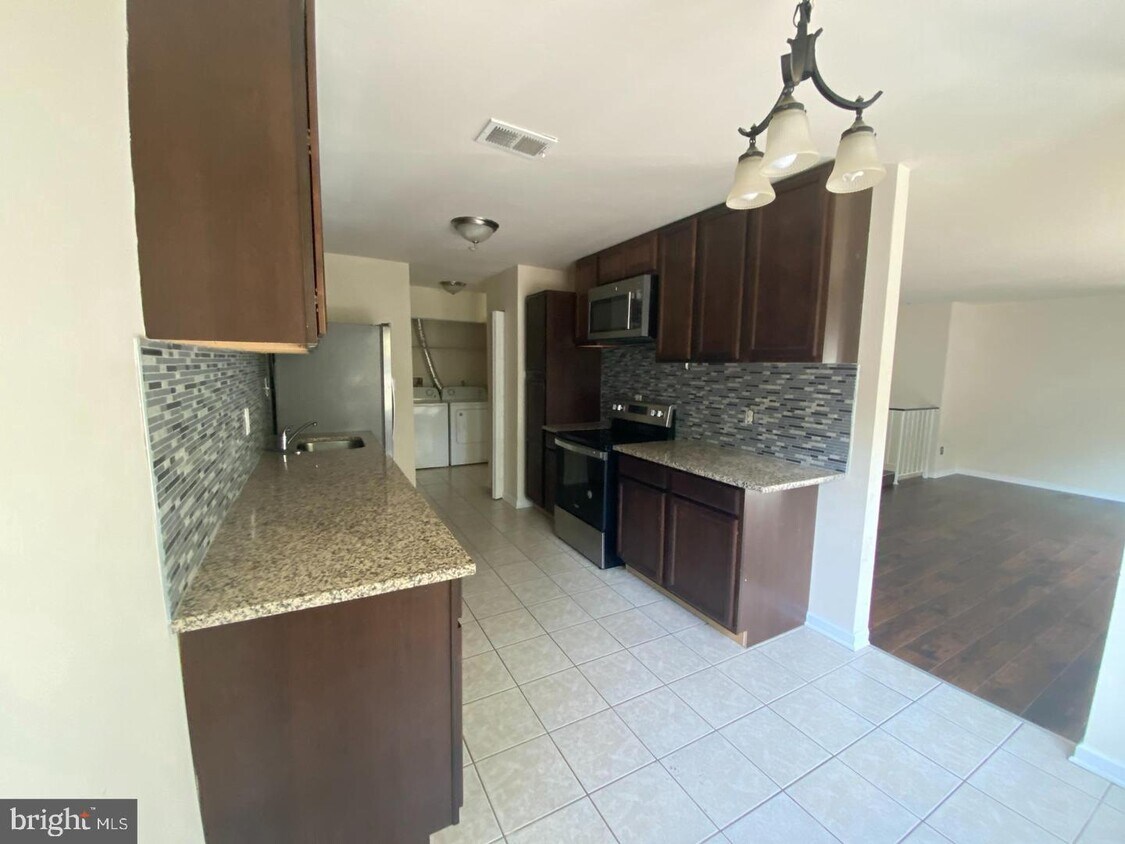 Foto principal - 4843 Brookstone Terrace