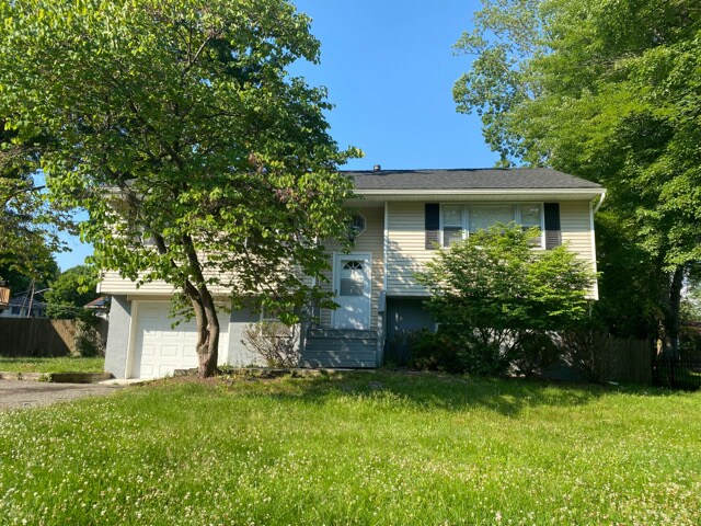 Foto principal - 54 Brewster Dr