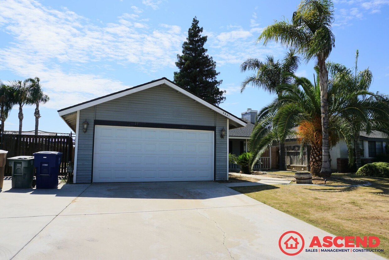 Foto principal - Beautiful Home Located in the Northwest!