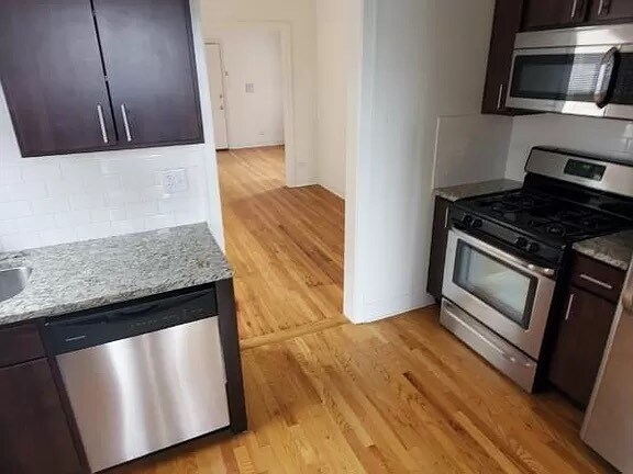 Foto del edificio - 2949 W Fullerton Ave