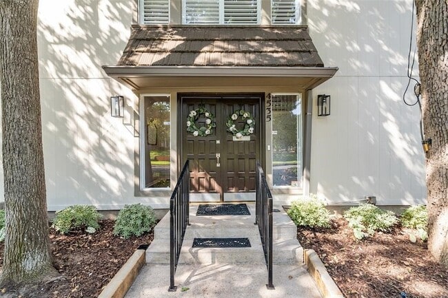 Building Photo - 4535 Rawlins St