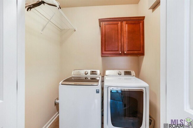 Foto del edificio - 8604 Abertay Ave