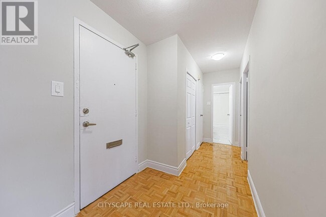Building Photo - 105-105 Rowena Dr