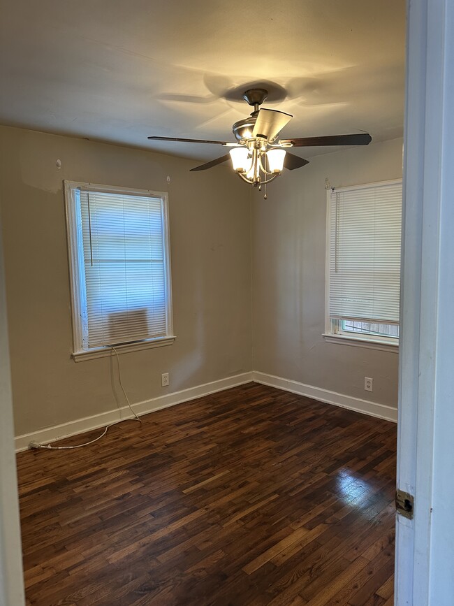 Building Photo - 836 Rodey Ave