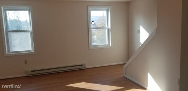 Building Photo - 3 br, 1 bath House - 103 Hickman Rd