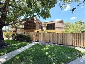 Building Photo - 5282 Cypress Ct