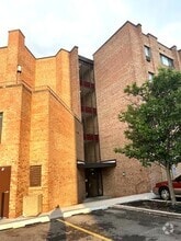 Building Photo - 5348 N Cumberland Ave