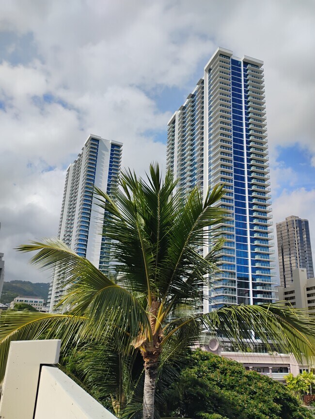 Building Photo - 1515 Liona St