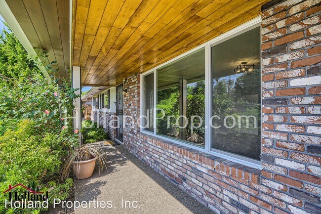 Foto del edificio - 3 br, 2.5 bath House - 4130 NW 192nd Ave