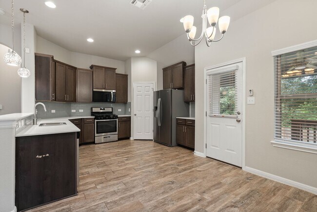Foto del edificio - Beautiful 3 bedroom, 2 bathroom home in Hills of Bear Creek!!!