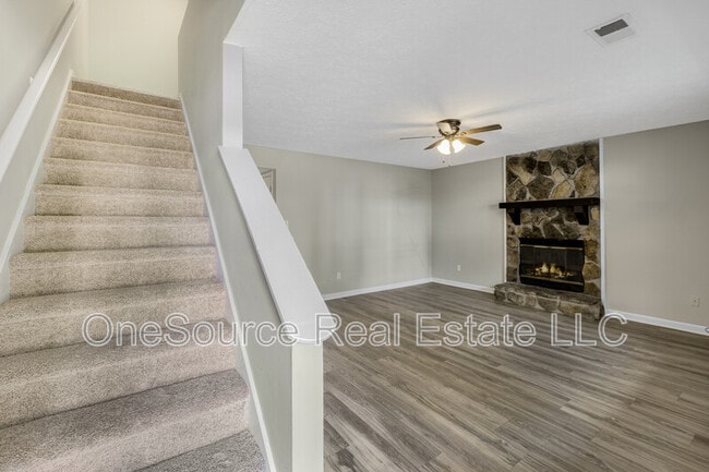 Building Photo - 2963 Lakemont Dr SW