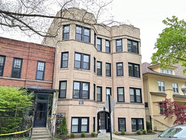 Foto del edificio - 2149 W Wilson Ave