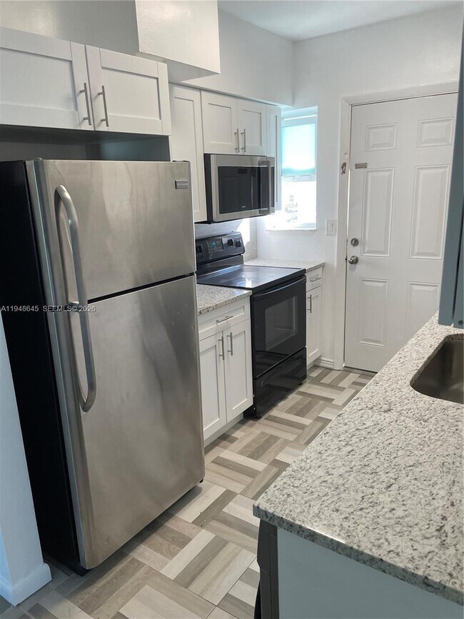 Foto del edificio - 1840 S Treasure Dr