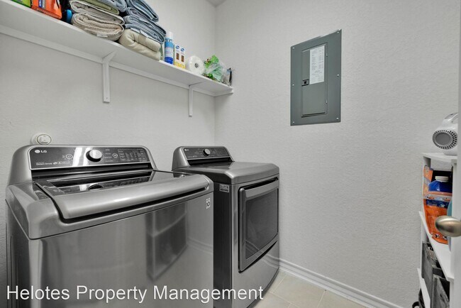 Foto del edificio - 5 br, 3.5 bath House - 10111 Moon Shine