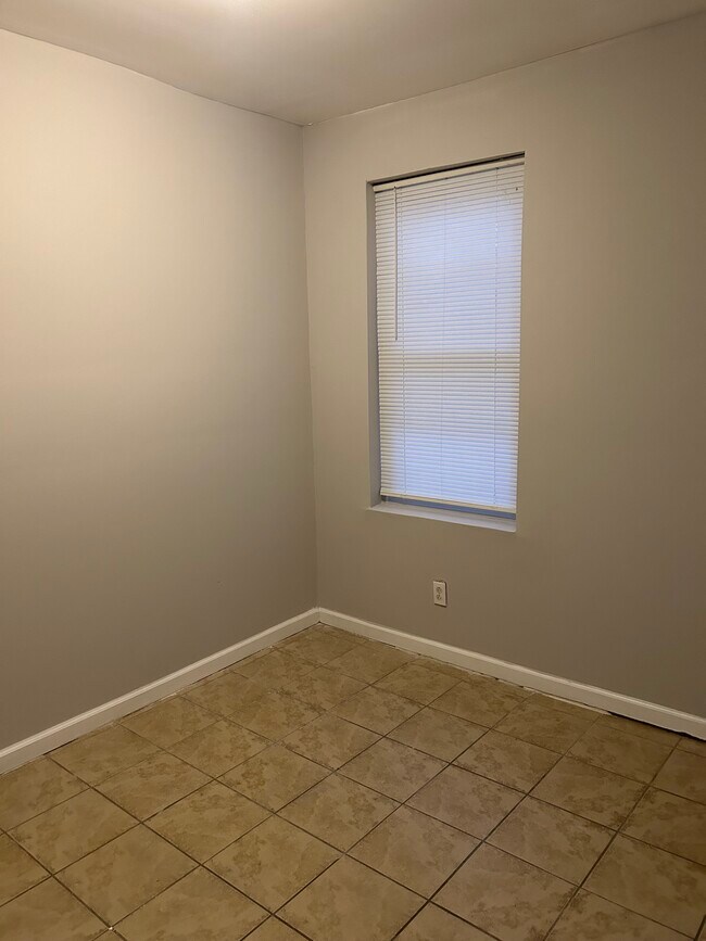 Dormitorio - 4811 Darrah St