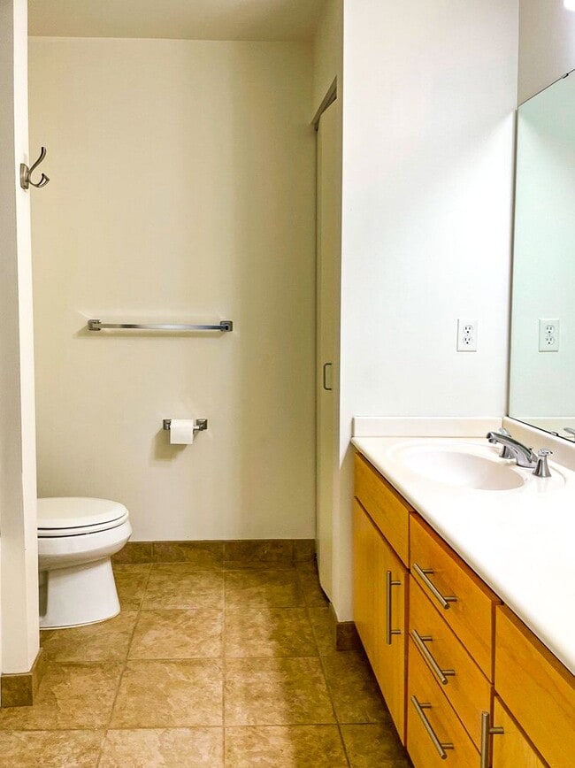 Building Photo - 21st Floor Corner Unit | Downtown Luxury L...