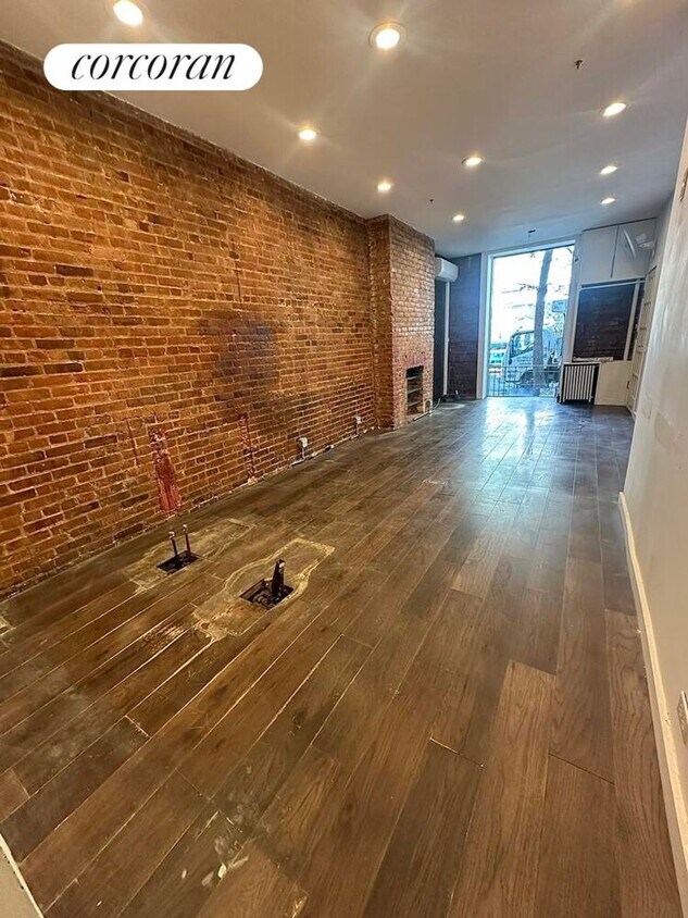 Building Photo - 324 W 47th St