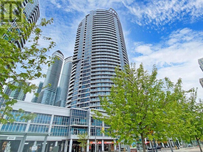 Building Photo - 208-2208 Queens Quay W
