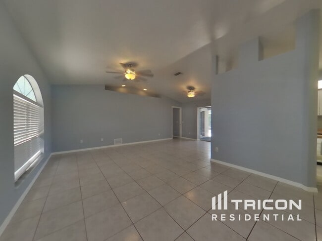 Building Photo - 99 Sandhurst Dr