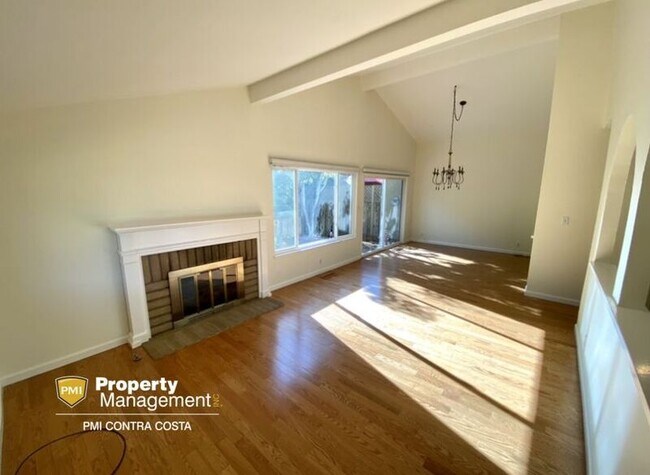 Building Photo - 1120 Westmoreland Cir