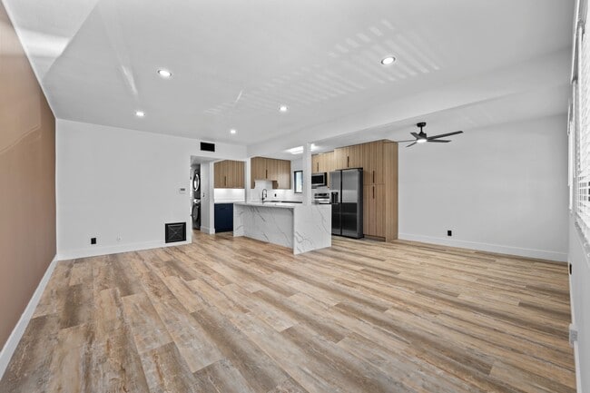 Building Photo - 4211 3rd Ave