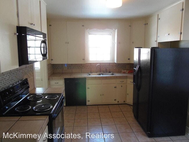 Building Photo - 3 br, 1 bath House - 3515 N. Magnolia
