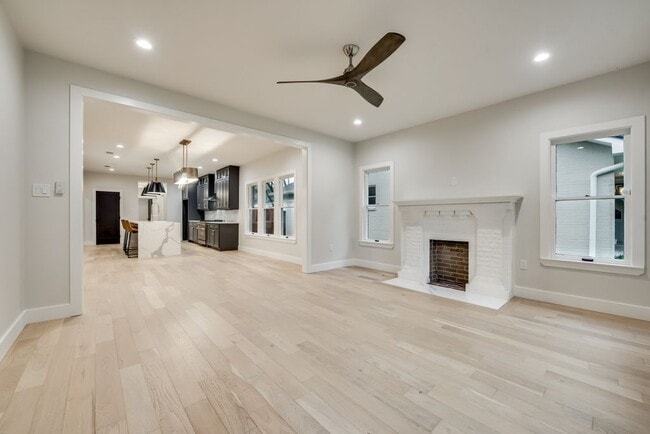 Foto del edificio - 5406 Vanderbilt Ave