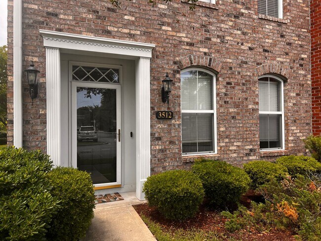 Foto del edificio - Now Available! Luxury three-bedroom townhome in St. James Square in Myrtle Beach.