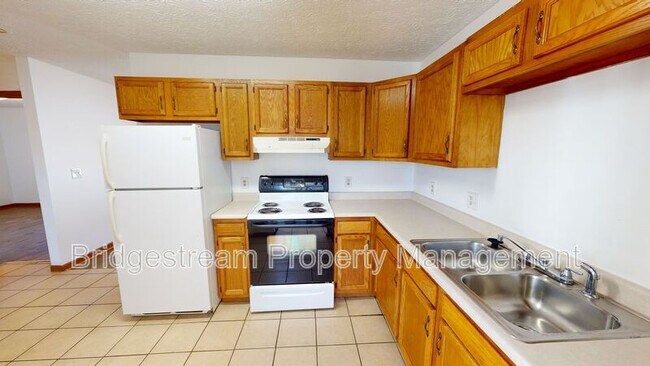 Foto del edificio - 198 Woodsview Dr