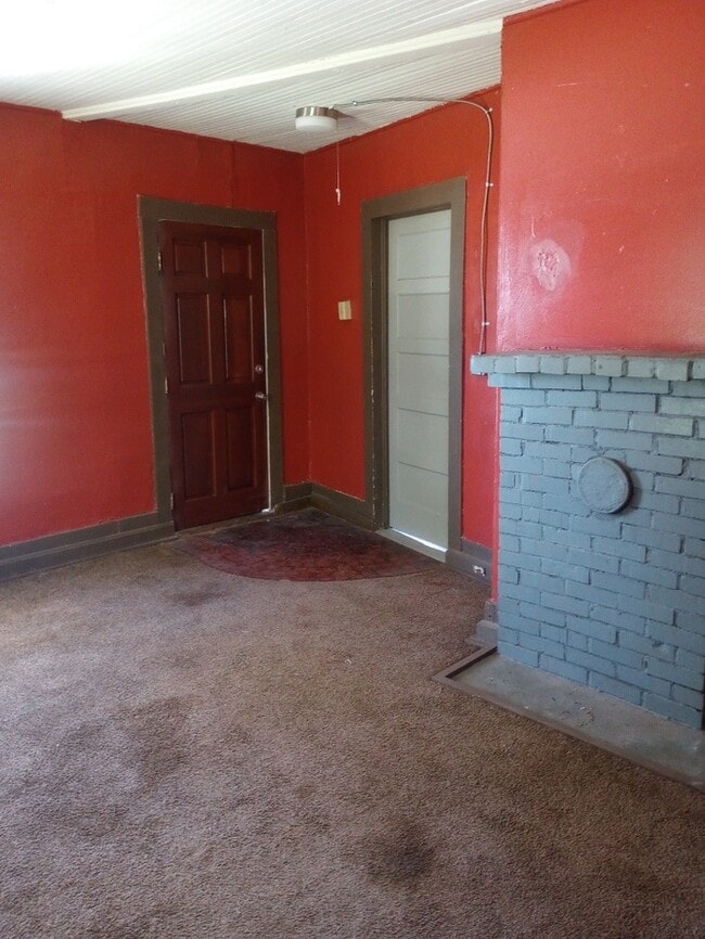 Foto del edificio - Price Drop! 2 Bedroom 1 Bathroom