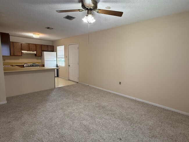 Foto del edificio - 210 Gloria St