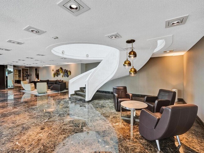 Foto del edificio - 1360 S Ocean Blvd