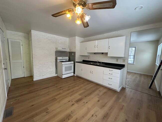 Foto del edificio - 712 Geyer Ave