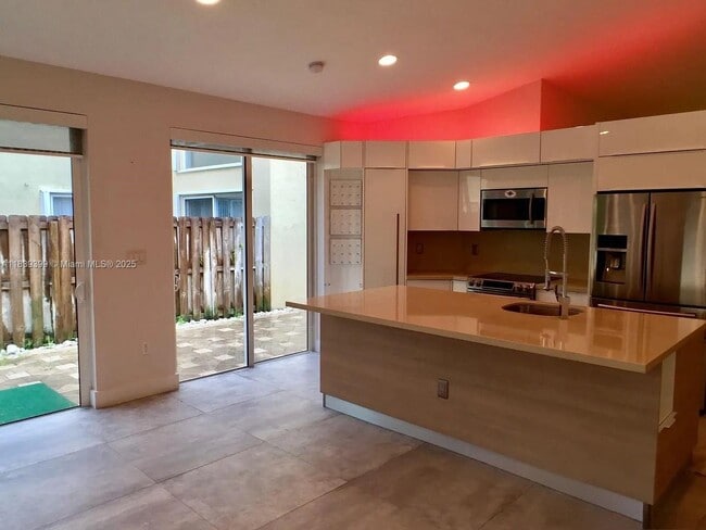 Foto del edificio - 11325 NW 52nd Ln