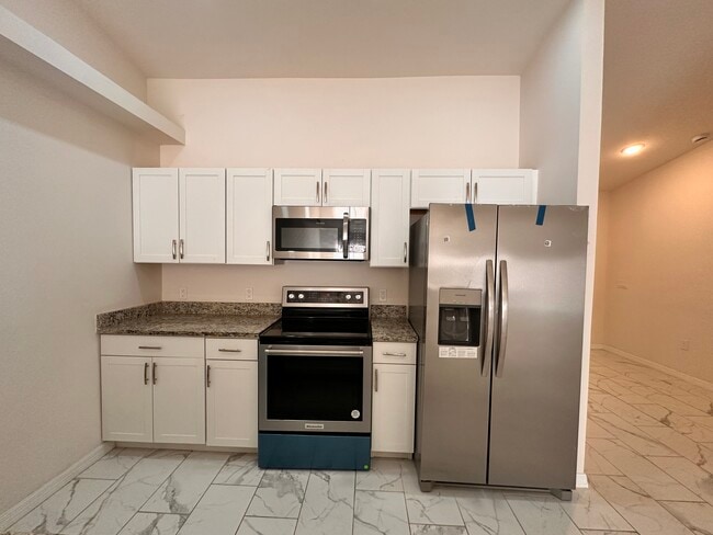 Building Photo - 3606 SW 7th Pl