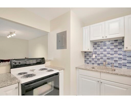 Foto del edificio - 5050 Washington St