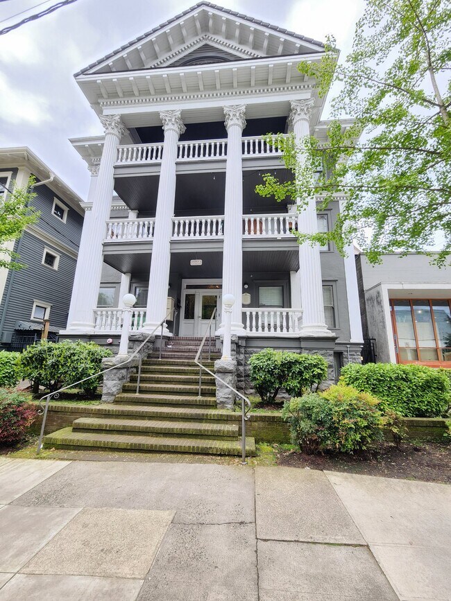 Building Photo - 2068 NW Flanders St