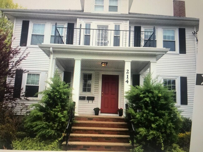 Building Photo - 214 Brook Rd