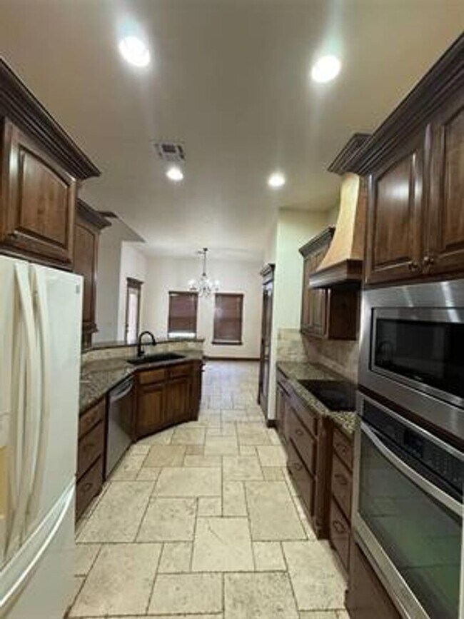 Foto del edificio - Beautiful Home in desirable Location