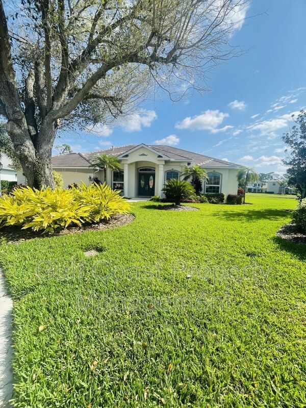 Primary Photo - 1238 Fishtail Palm Ct