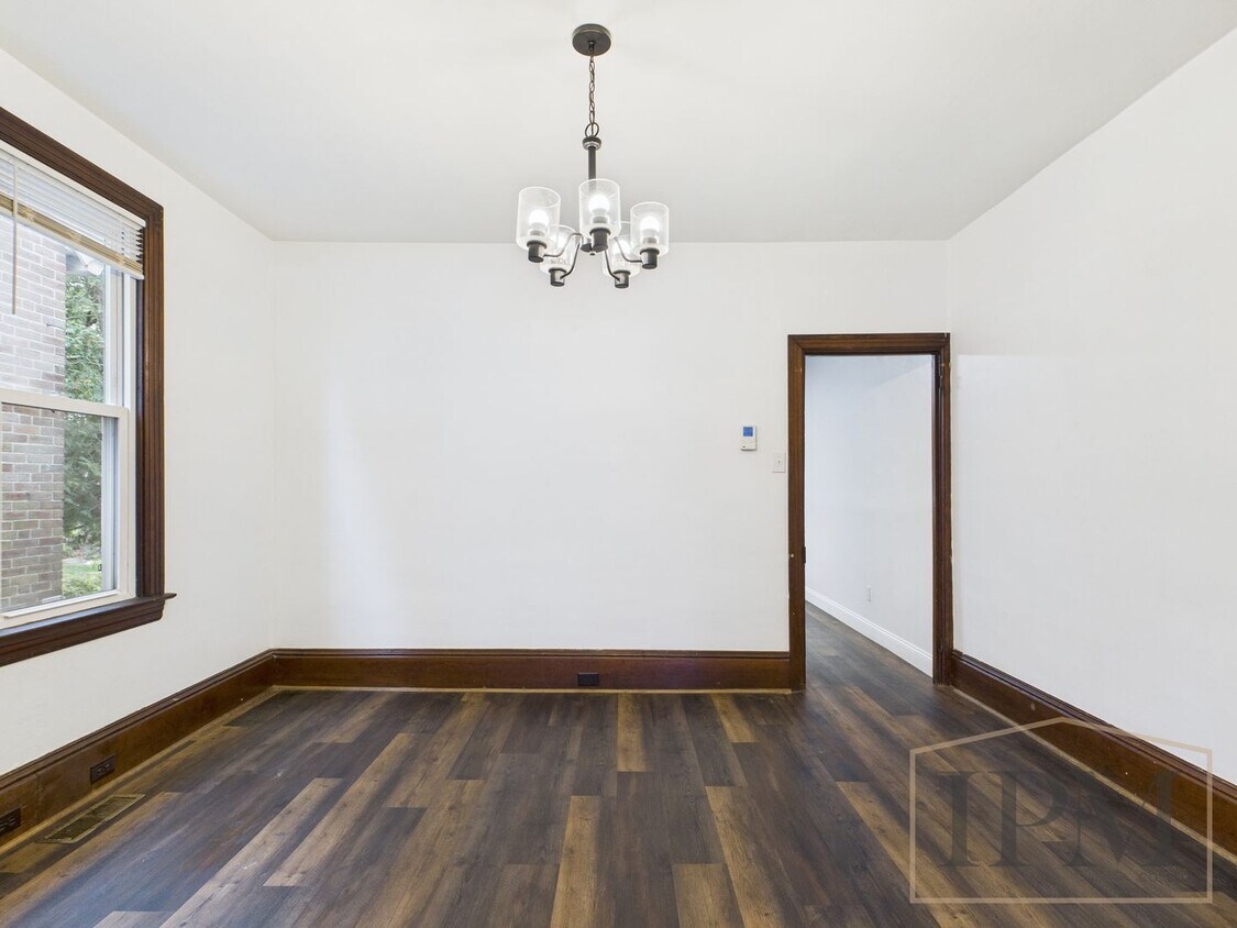 Available Now! Charming 3 Bedroom, 1.5 Ba... - Available Now!  Charming 3 Bedroom, 1.5 Ba...