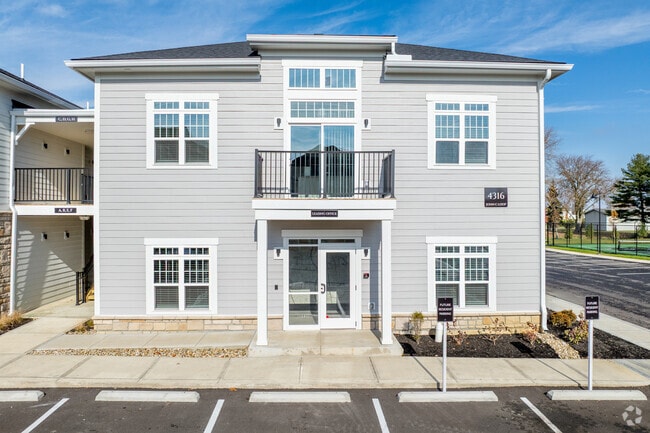 Building Photo - The Flats at Powell