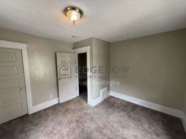 Foto del edificio - 915 Neland Ave SE