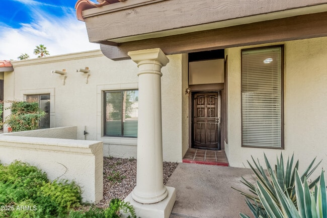 Building Photo - 625 E Northview Ave