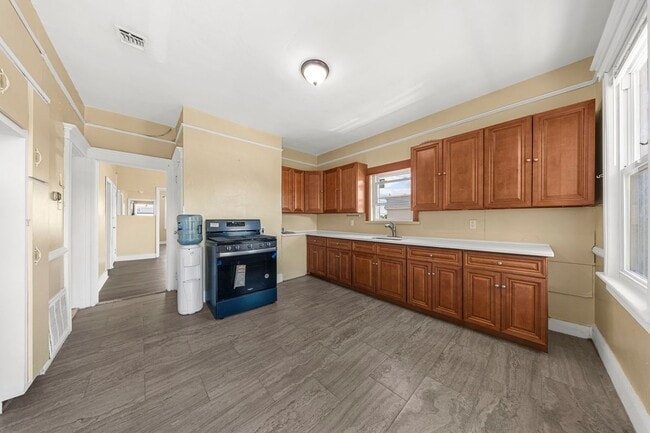 Building Photo - 359 Belmont Ave