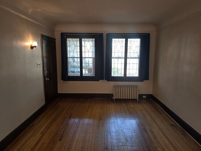 Foto del edificio - 843 Beaconsfield Ave