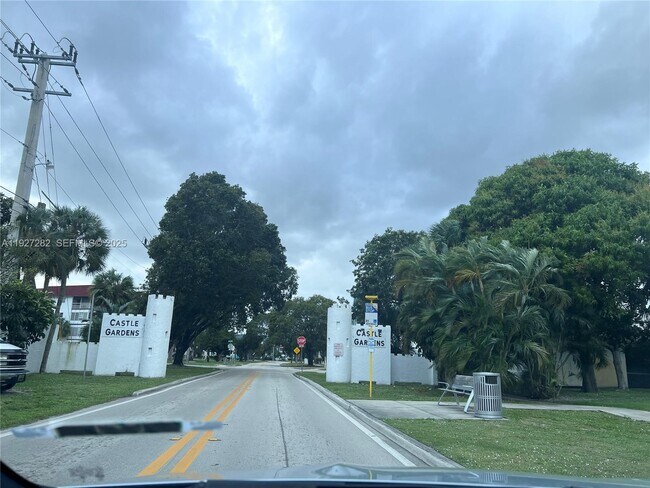 Foto del edificio - 4740 NW 21st St